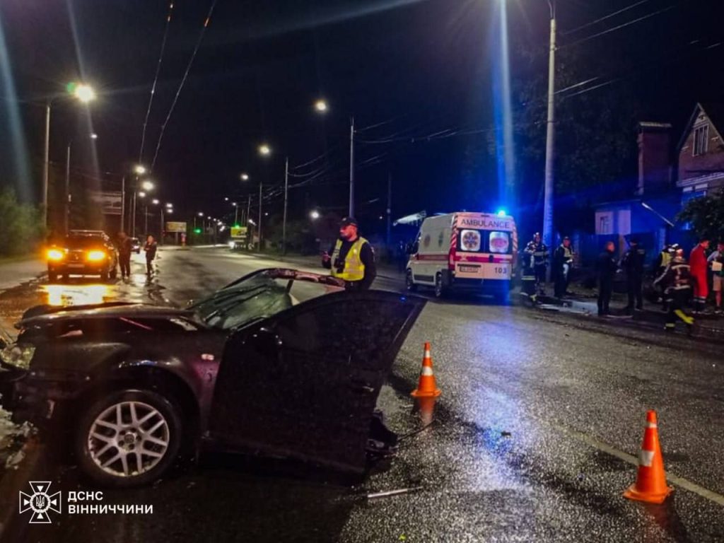 У Вінниці внаслідок ДТП загинув 22-річний водій легковика