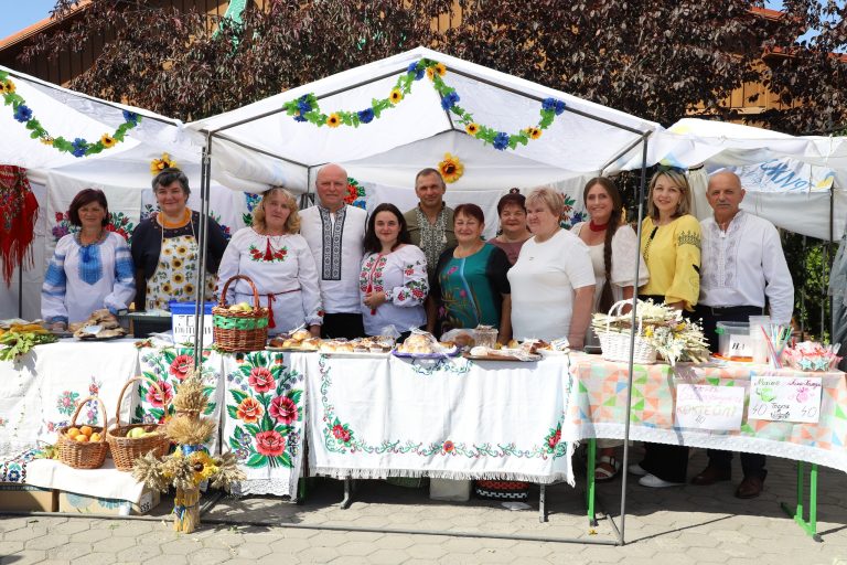 Благодійний ярмарок у Стрижавській громаді зібрав понад 100 тисяч гривень для ЗСУ