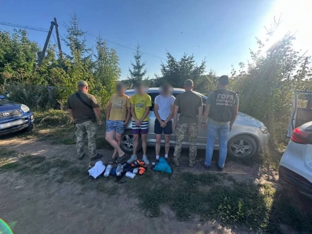 Троє хлопців з Вінниччини намагалися вплав перетнути кордон з Молдовою