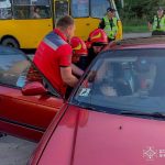 ДТП у Вінниці: ДСНС врятувала чоловіка з понівеченої машини