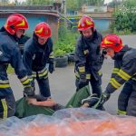 У Вінниці бійці ДСНС врятували чоловіка з канави