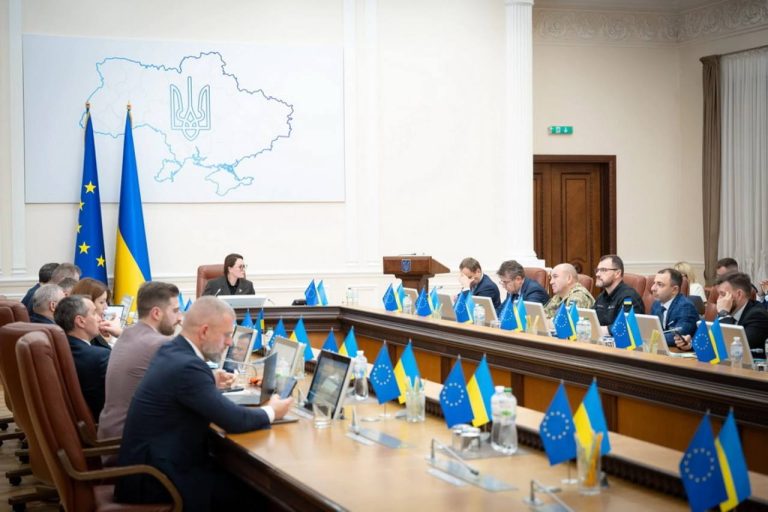 Жінкам-депутаткам місцевих рад дозволили виїжджати за кордон під час війни