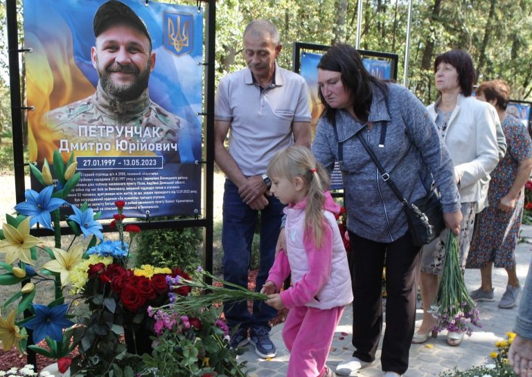 У Гавришівці відкрили Алею пам’яті та надії на честь загиблих героїв