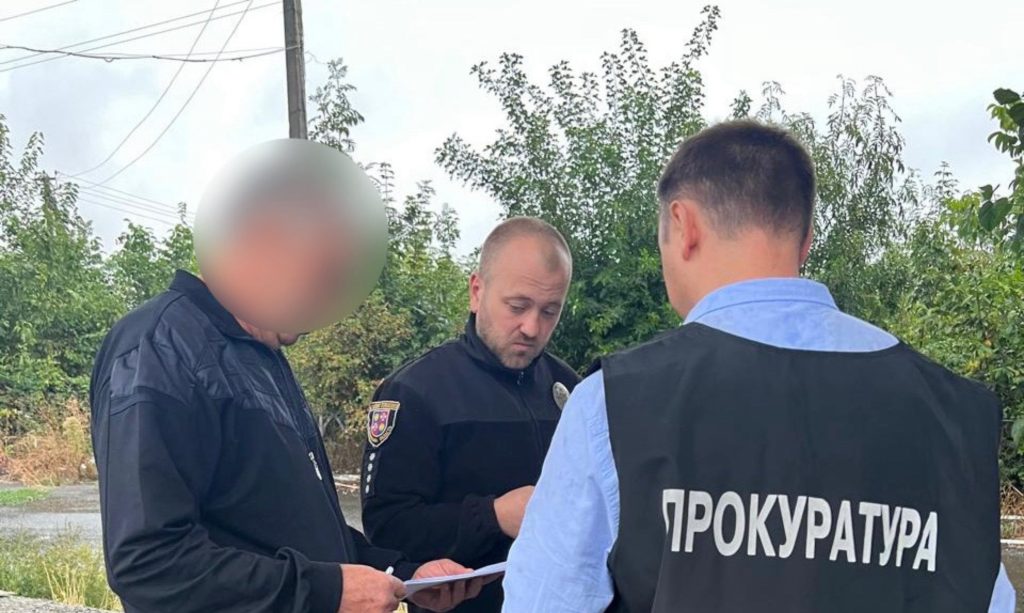 На Вінниччині посадовцям лісництва оголосили підозри за незаконну вирубку дерев