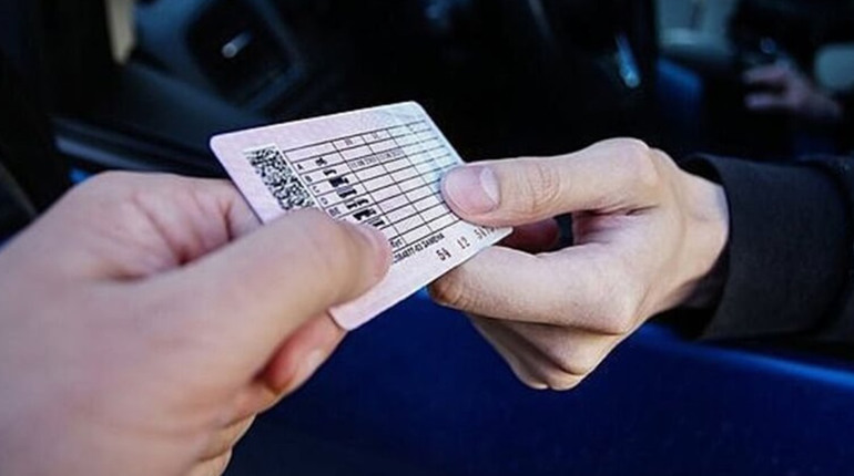 В Україні шахраї продають фейкові водійські посвідчення