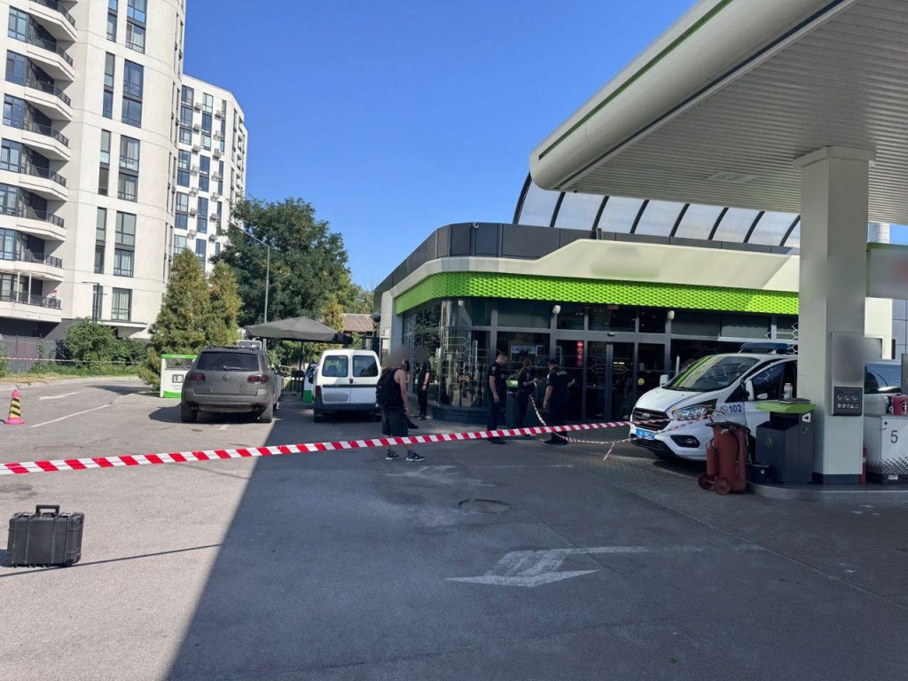 У Вінниці біля АЗС побили чоловіка та застосували газовий балончик