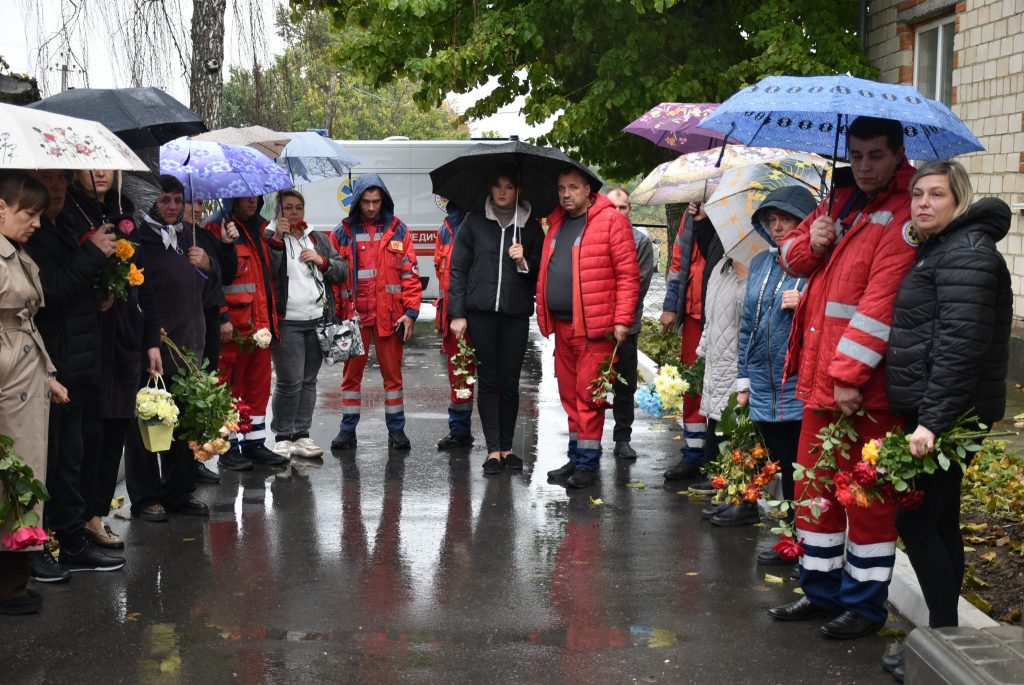 У Тростянці відкрили меморіальну дошку на честь медика і військового Юрія Гаврищука
