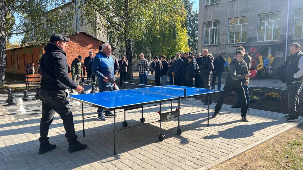 Новий простір для ветеранів у Ямполі: шахи та теніс