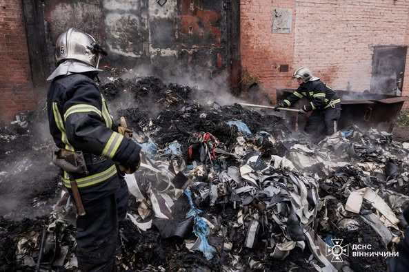 На Батозькій у Вінниці загорілися відходи