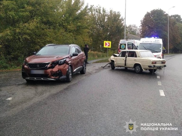 На Вінниччині у ДТП постраждали водій і 12-річний пасажир