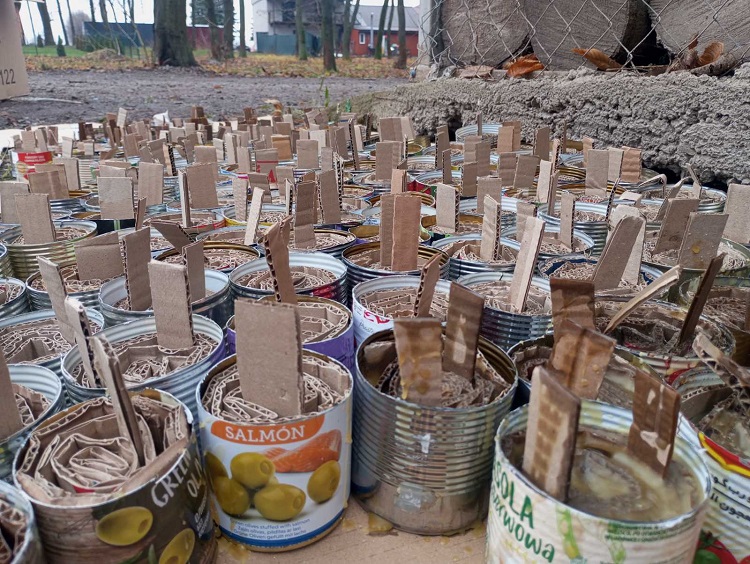 Жителі Черепашинець виготовили 430 окопних свічок для захисників