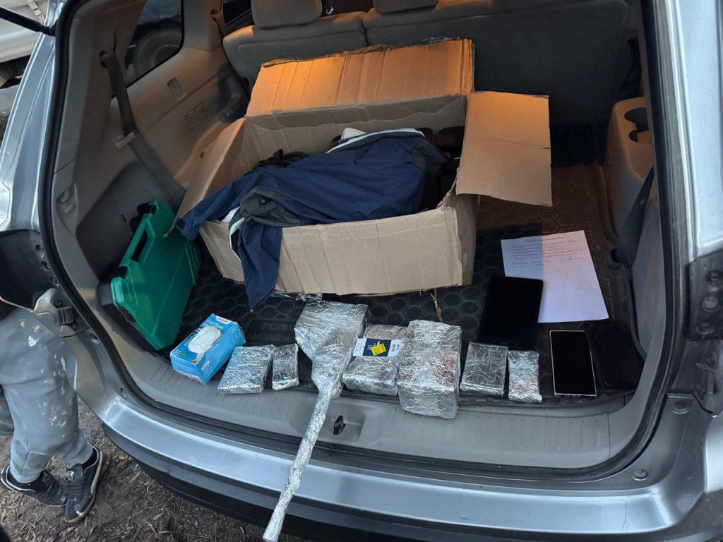 В Україні викрили механізм контрабанди зброї через міжнародні посилки