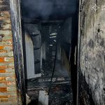 На Вінниччині загорілася домівка багатодітної родини: постраждали жінка і дитина