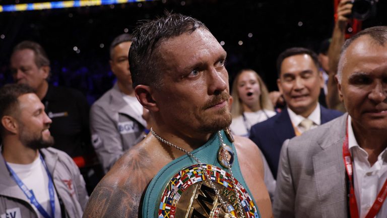 Олександр Усик відмовився від пояса WBO