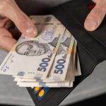 Три програми від Уряду: фінансова допомога і безоплатні поїздки для українців