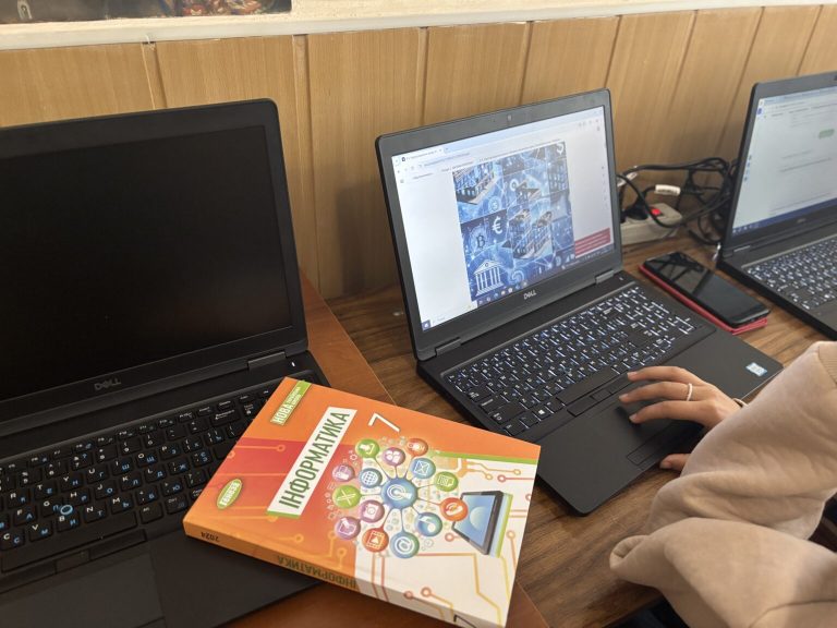 Юрковецький ліцей отримав нову комп’ютерну техніку завдяки конкурсу «Час діяти, Україно!»