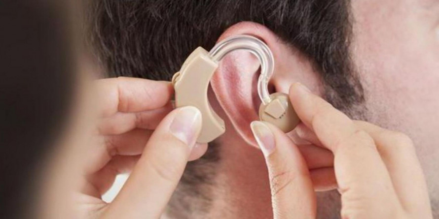 Ветерани та військові можуть безоплатно отримати слуховий апарат