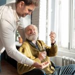 В Україні оновили правила отримання відстрочки для тих, хто здійснює опіку догляд