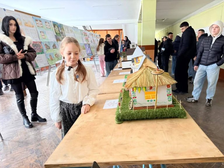 ГО «Ми — Вінничани» нагородило наймолодшу учасницю архітектурного конкурсу