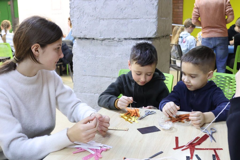 Новорічно-різдвяне свято організували для 150 дітей ВПО