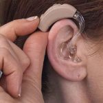 На Вінниччині продовжують забезпечувати жителів безоплатними слуховими апаратами