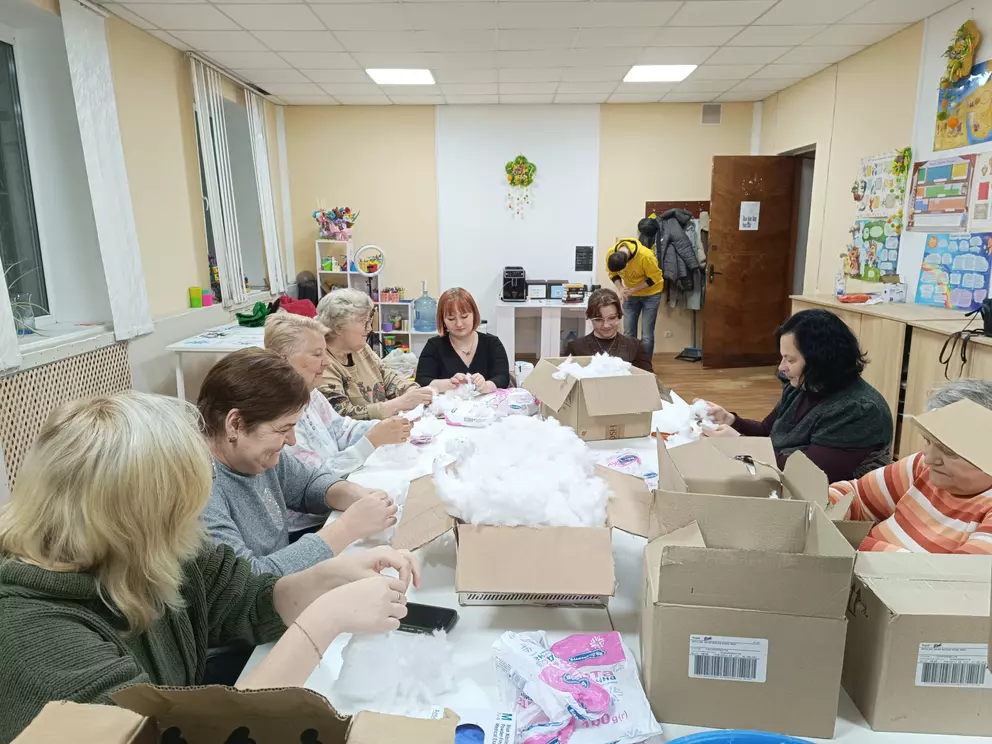 У «Доброму Козятині» виготовляють окопні гелеві свічки для військових