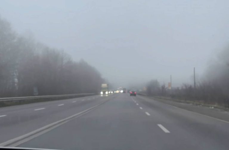 На Вінниччині оголосили жовтий рівень небезпечності через туман і ожеледицю