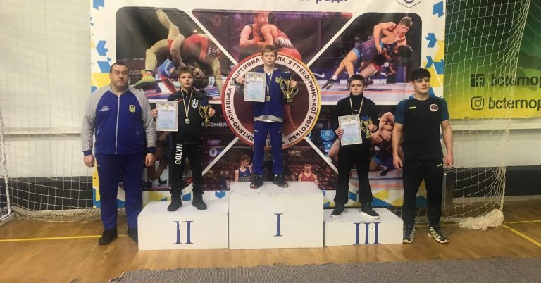 Вінницькі борці здобули комплект нагород на турнірі у Тернополі