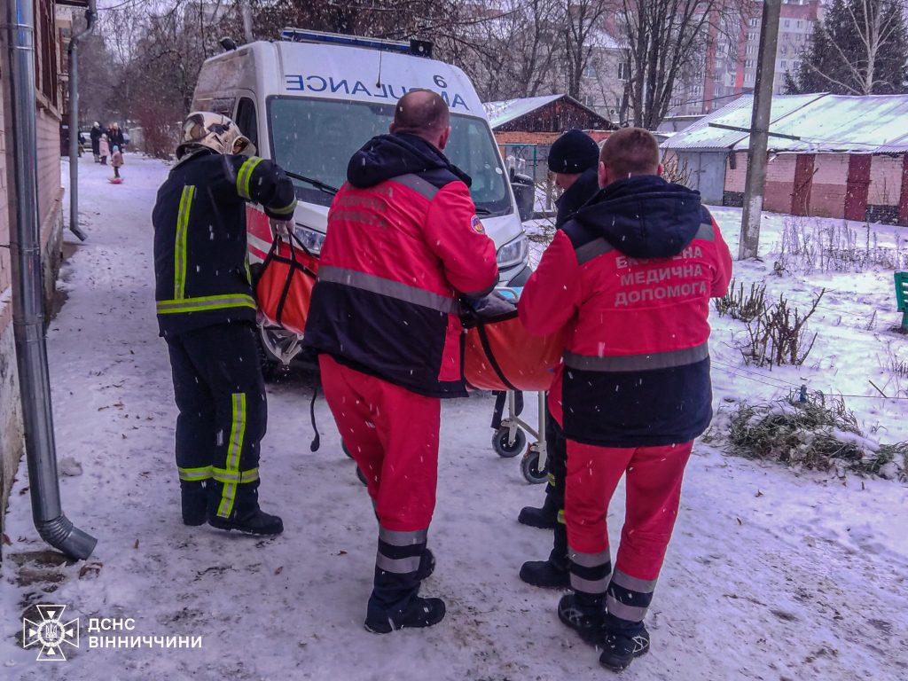 Вінницькі рятувальники врятували 78-річну жінку