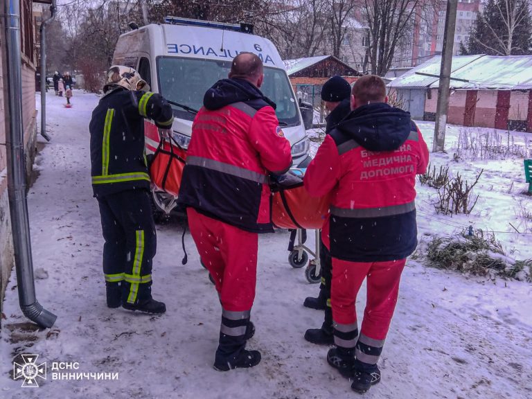 Вінницькі рятувальники врятували 78-річну жінку