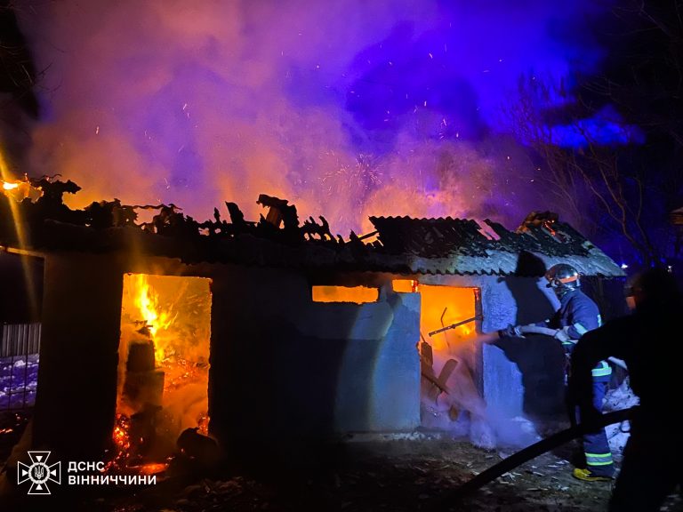 22 людини евакуювали з кафе-мотелю під час пожежі на Вінниччині