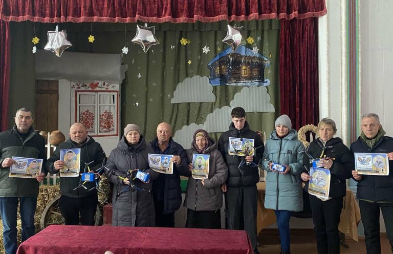 Жителі села Щаслива та волонтери придбали іменні дрони для захисників