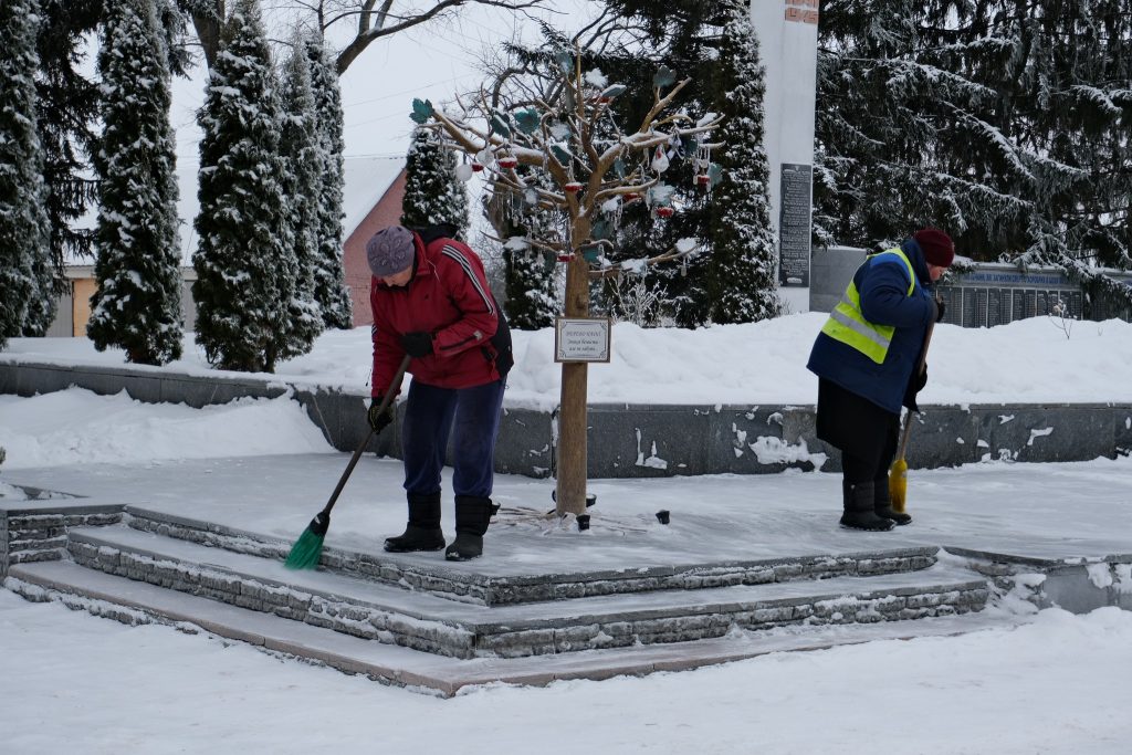 Як у Липовці долають зимову негоду: працюють комунальники та водоканал