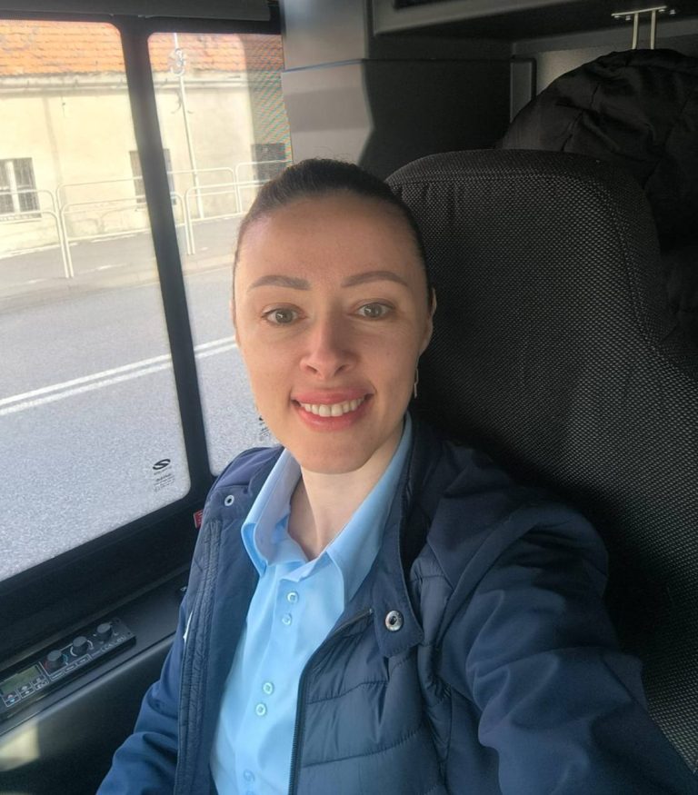 Немирівчанка Людмила Леонів опанувала професію водійки автобуса в Польщі