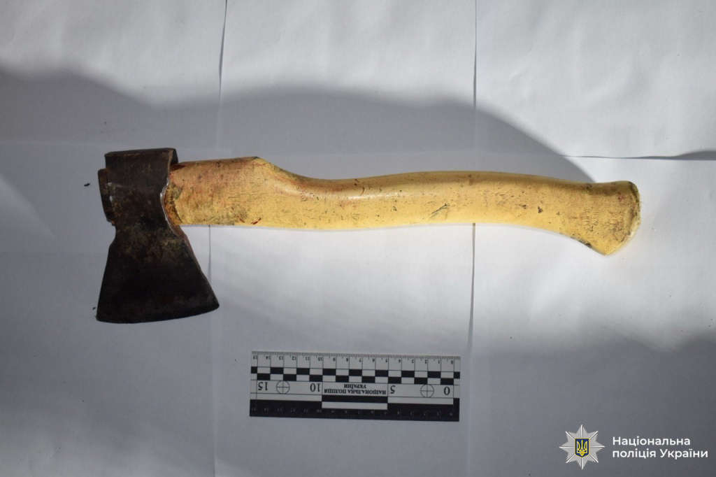 У Хмільнику чоловік убив знайомого сокирою під час застілля