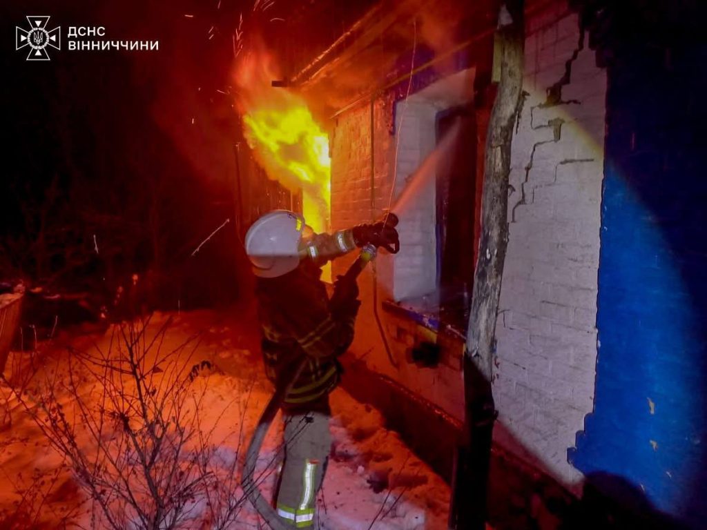 На Вінниччині горів дитячий садок та сонячні панелі на підприємстві