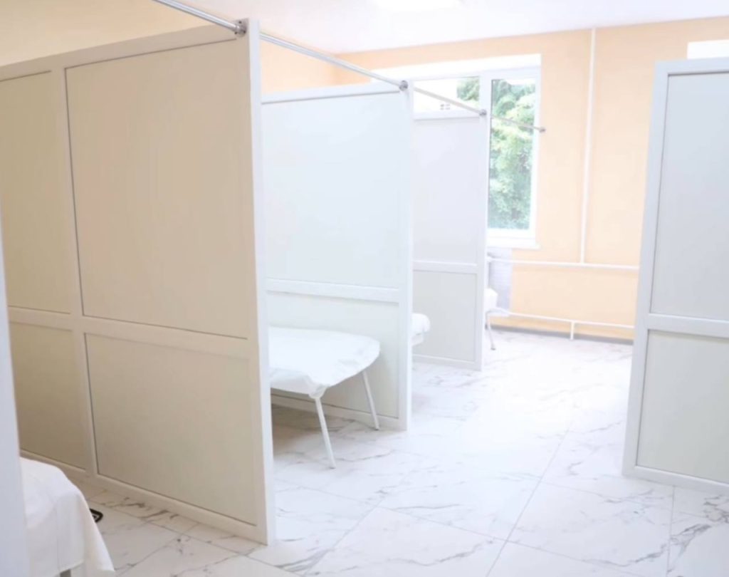 Модернізація лікарні у Мурованих Курилівцях: нове обладнання та ремонт