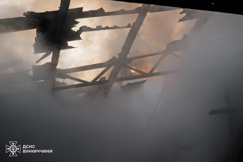 У Вінниці через пічне опалення загорілась прибудова до адмінбудівлі