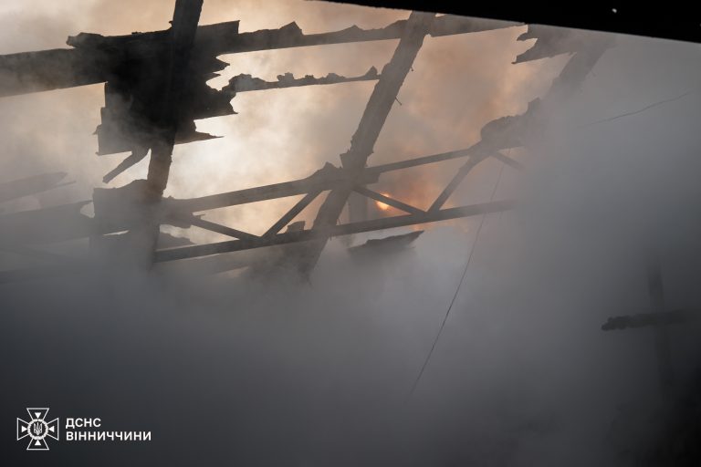 У Вінниці через пічне опалення загорілась прибудова до адмінбудівлі