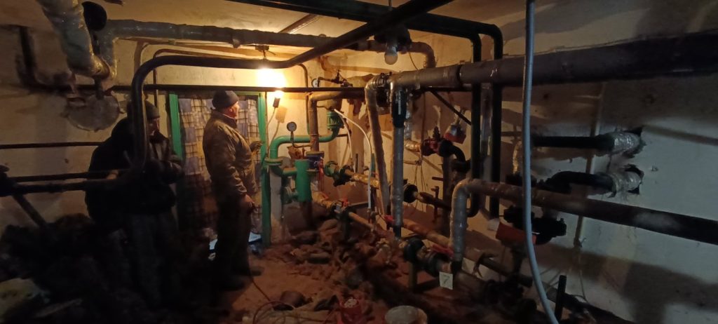 Бригада з Калинівки вже тиждень працює у столиці над відновленням теплопостачання