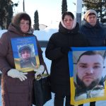 «Серце, яке не перестає чекати…»: у Липовці відбулась акція підтримки Захисників