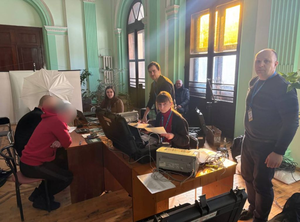 На Вінниччині організували виїзне оформлення паспортів для звільнених з полону