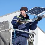 У старостинських округах Вінницької громади встановлюють ліхтарі на сонячних панелях