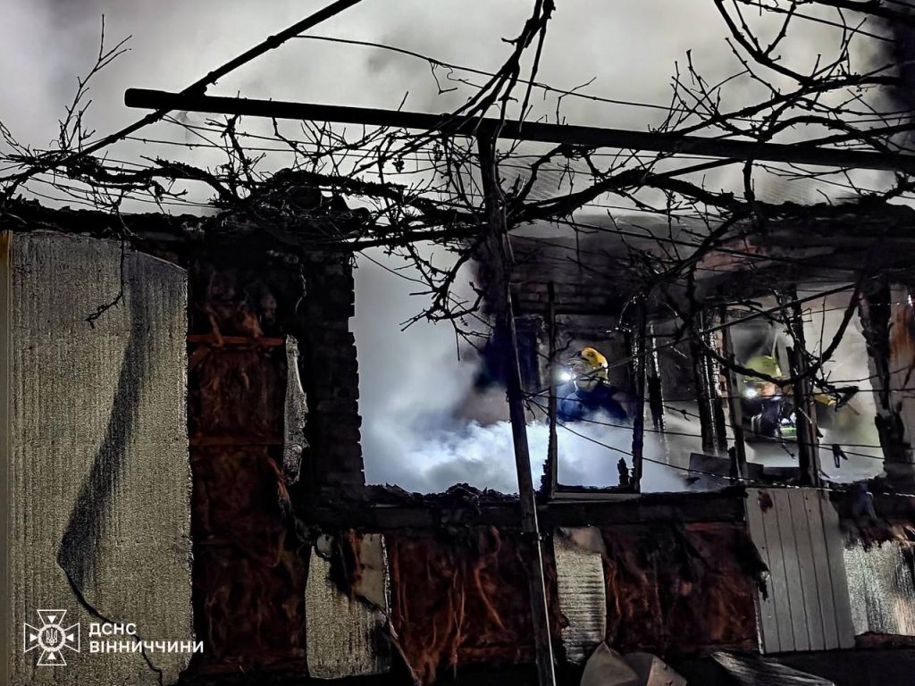 На Вінниччині горіли приватні будинки: одна людина травмована
