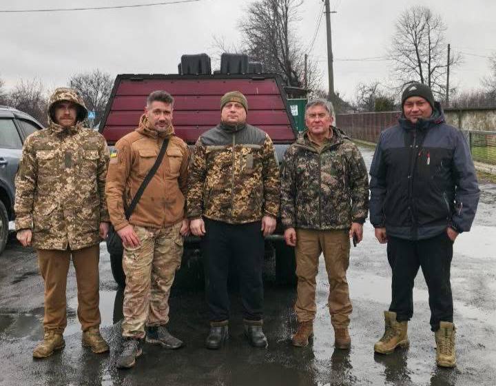 Микола Кучер доставив допомогу захисникам на Донеччині