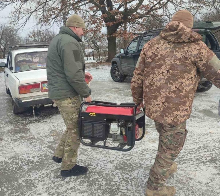 Допомога фронту від ГО «Ми — Вінничани»: військові отримали генератор