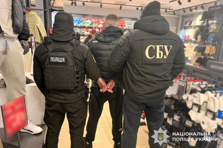 У Вінниці затримали чоловіка, який за 24 тисячі доларів переправляв людей за кордон