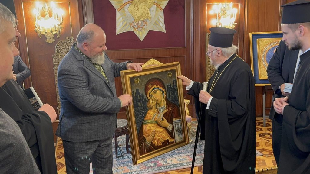 Ікону Володимира Козюка «Молитва за Україну» подарували патріарху Варфоломію