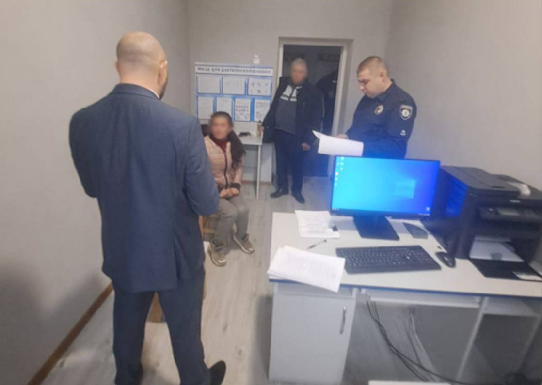 На Вінниччині жінка під час конфлікту ножем поранила малолітню дівчинку