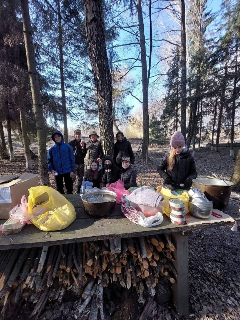 На витоках річки Рось активісти разом з ГО «Ми – Вінничани» поєднали відпочинок і турботу про природу